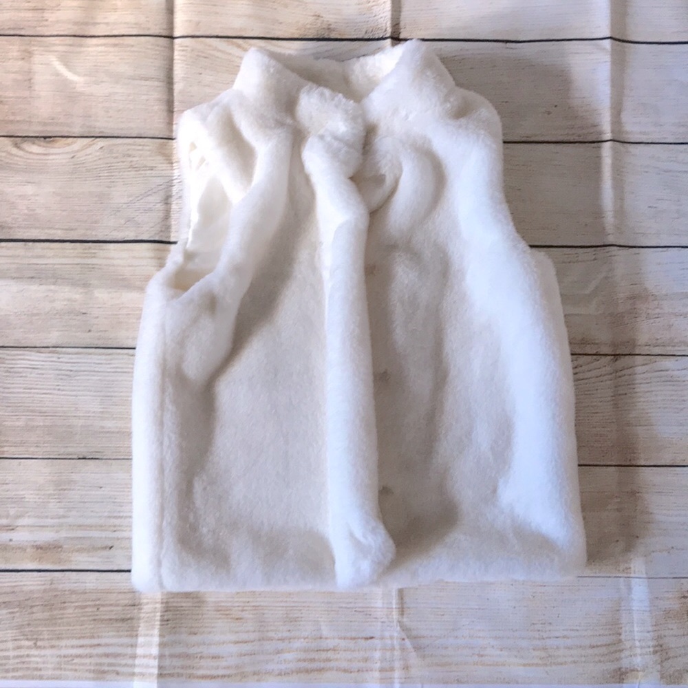 Epic threads white faux fur vest